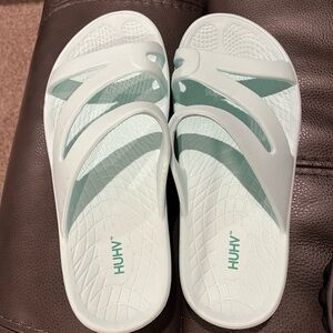 HUHV Women's Mint Green Slides EU40/9